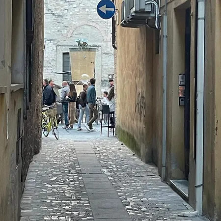 Via Pertichetti By Ospitaci *